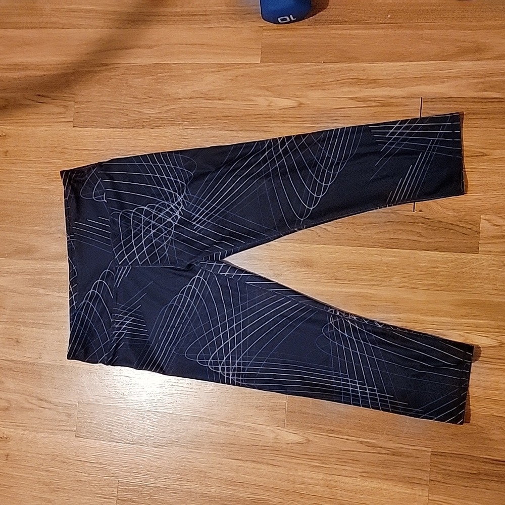 Fabletics Mid-Rise Printed PowerHold® Capri